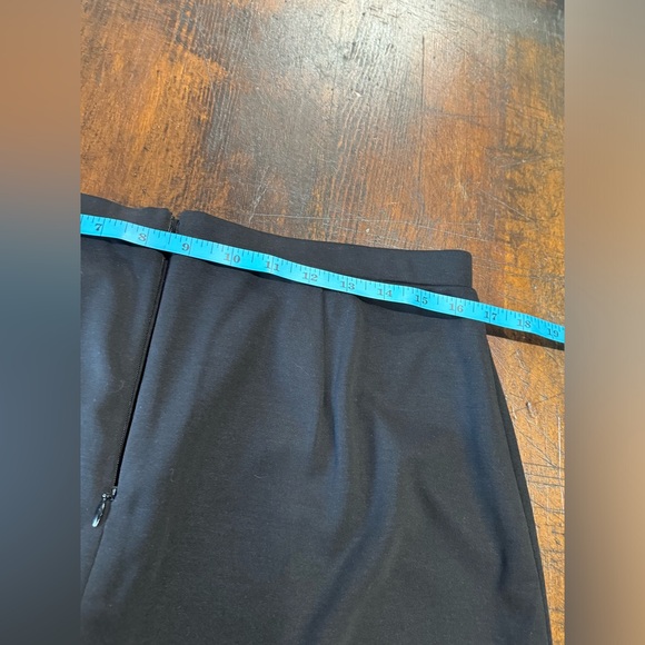 Chico’s Fully-Lined Zip-Up Black Skirt - Picture 7 of 9